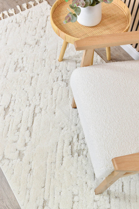 August A1327A Cream Runner